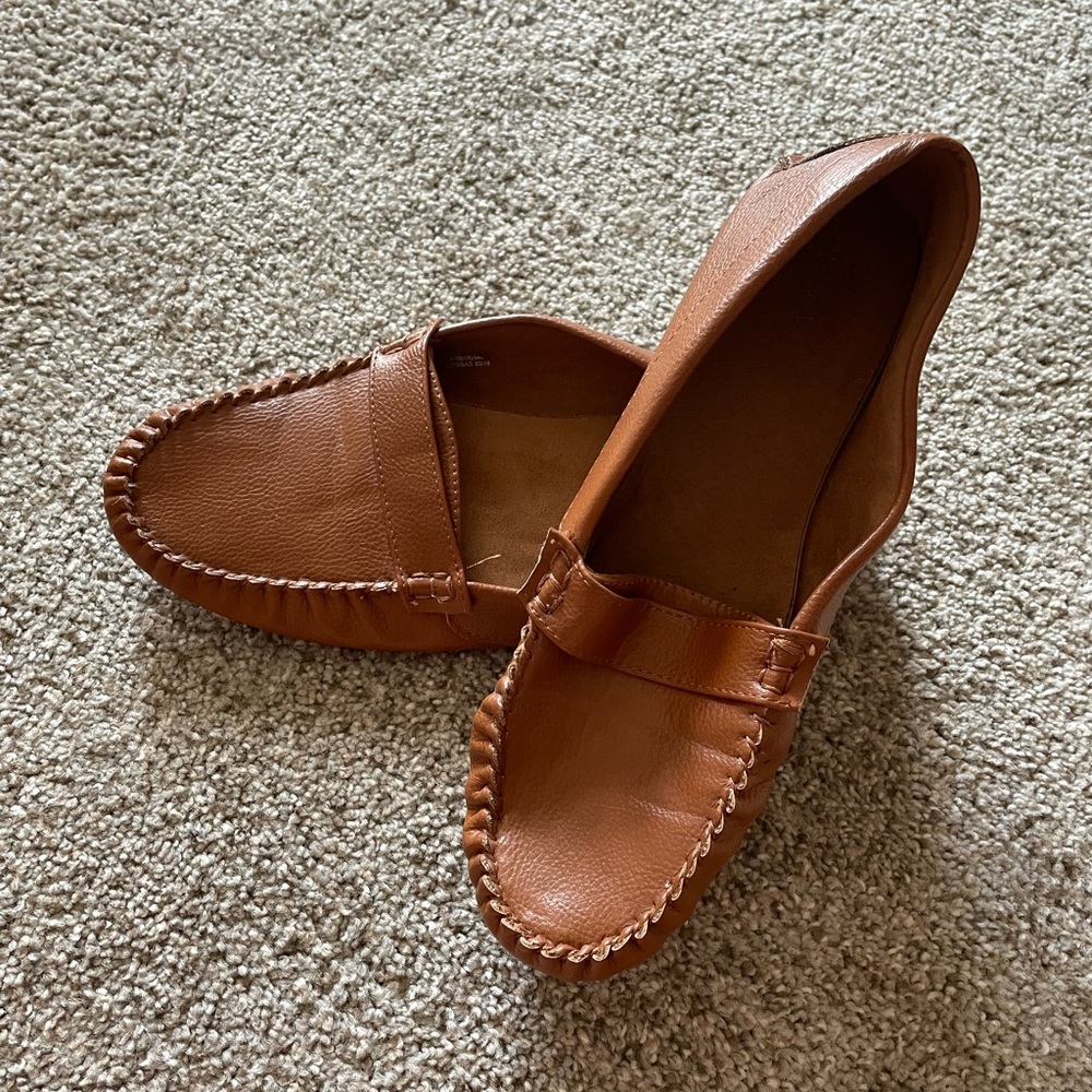 NWOT Old Navy brown loafers